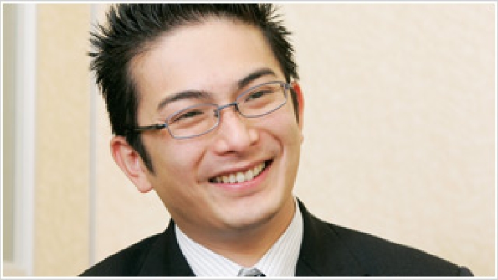 常務取締役 對馬 慶多